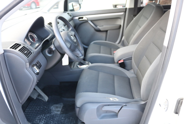 1416713-77 Volkswagen Touran 5-sätes 1.4 TGI EcoFuel DSG. 2013