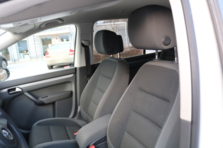 1416713-78 Volkswagen Touran 5-sätes 1.4 TGI EcoFuel DSG. 2013