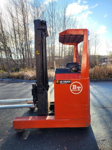 1343767-1 BT Reachtruck RT 1350 E/12 including charger