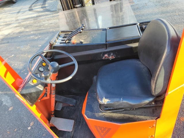 1343767-4 BT Reachtruck RT 1350 E/12 including charger