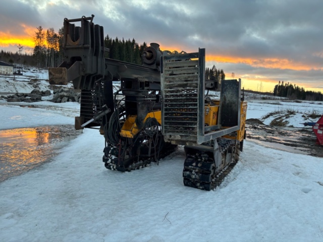 1416715-4 Borrigg. Borr och borrvagn Nemek 407 TS