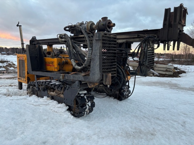 1416715-8 Borrigg. Borr och borrvagn Nemek 407 TS