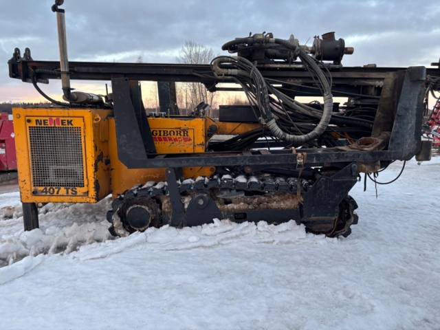 1416715-11 Borrigg. Borr och borrvagn Nemek 407 TS