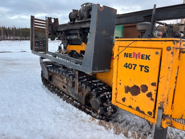 1416715-19 Borrigg. Borr och borrvagn Nemek 407 TS