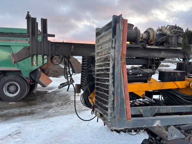 1416715-23 Borrigg. Borr och borrvagn Nemek 407 TS