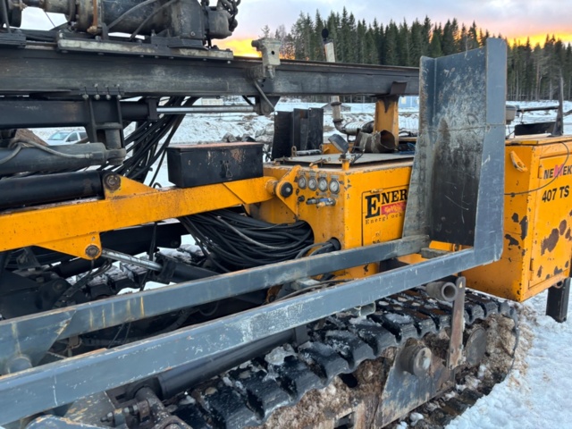 1416715-26 Borrigg. Borr och borrvagn Nemek 407 TS