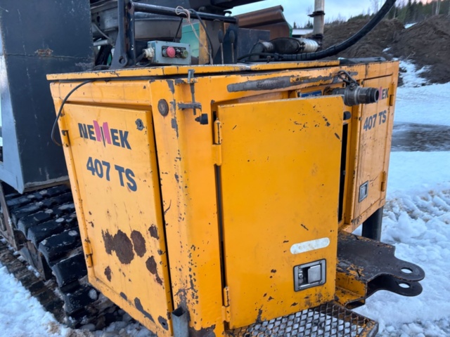 1416715-29 Borrigg. Borr och borrvagn Nemek 407 TS