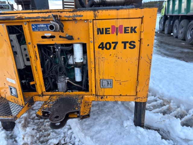 1416715-31 Borrigg. Borr och borrvagn Nemek 407 TS