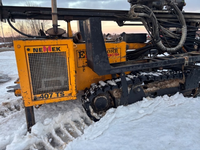 1416715-36 Borrigg. Borr och borrvagn Nemek 407 TS