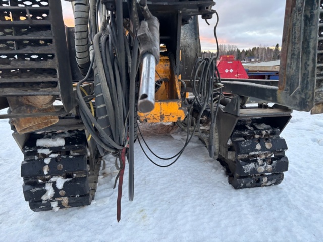 1416715-46 Borrigg. Borr och borrvagn Nemek 407 TS