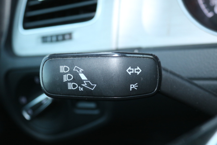 1416716-71 Volkswagen Golf 5-dörrar 1.4 TGI BlueMotion DSG Sekventiell, 2016