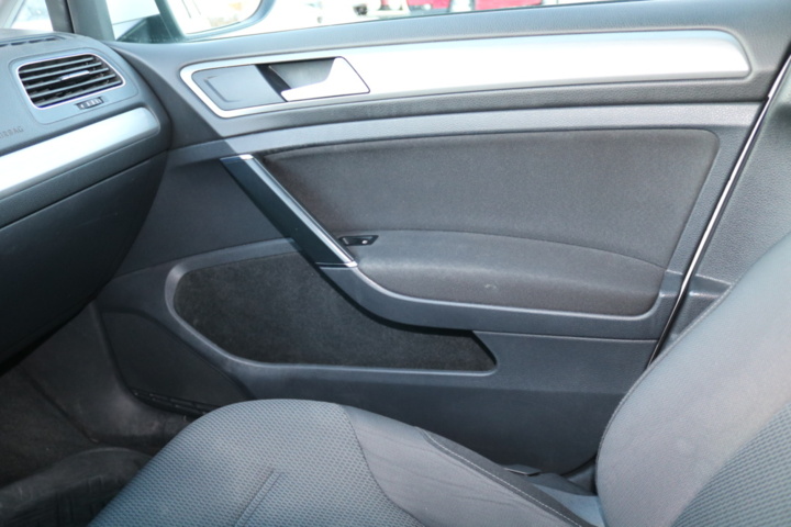 1416716-84 Volkswagen Golf 5-dörrar 1.4 TGI BlueMotion DSG Sekventiell, 2016