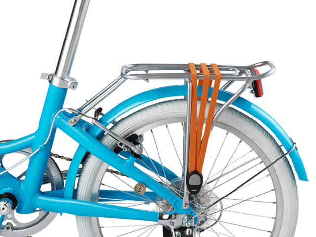 1379010-7 Bicycle accessories, approximately 9,000 pieces – lighting, bags, bells, pumps, etc.