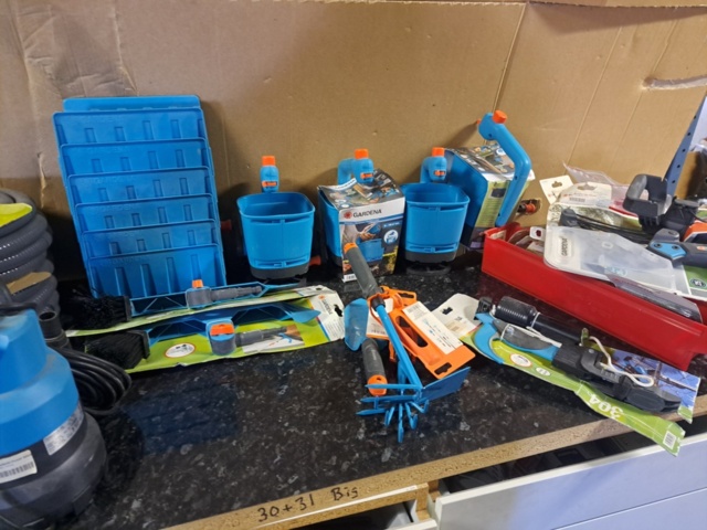 1272107-4 Stort parti med blandade Gardena objekt