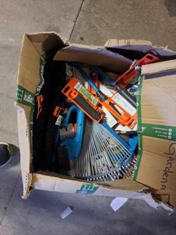 1272107-7 Stort parti med blandade Gardena objekt