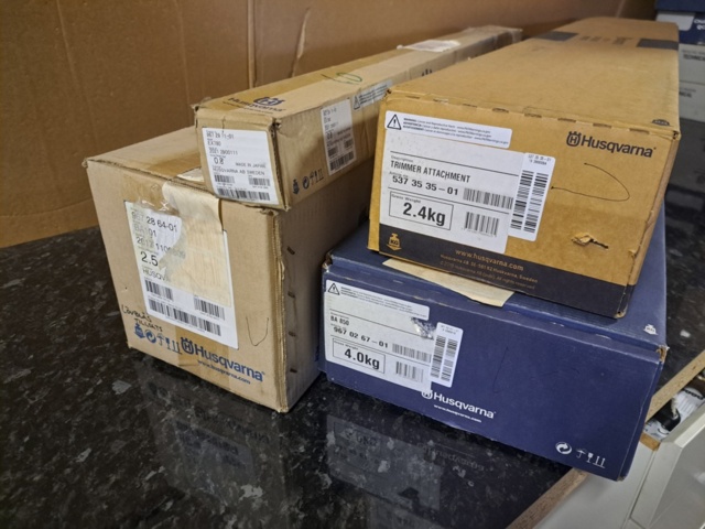 1272109-3 Stort parti med blandade Husqvarna objekt