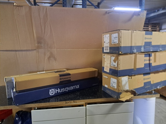 1272109-4 Stort parti med blandade Husqvarna objekt