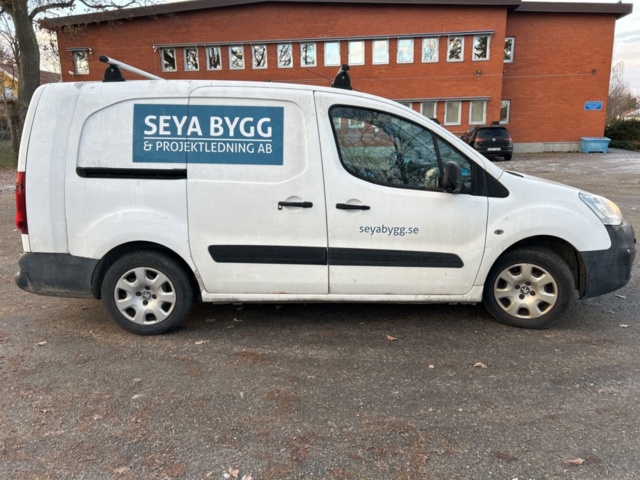 1423594-6 Peugeot Partner Van Utökad Last 1.6 BlueHDi Manuell, 99hk, 2016 (Reparationsobjekt)