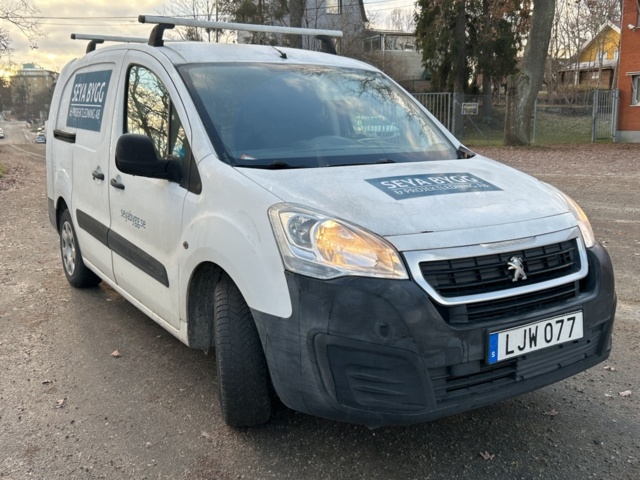 1423594-7 Peugeot Partner Van Utökad Last 1.6 BlueHDi Manuell, 99hk, 2016 (Reparationsobjekt)