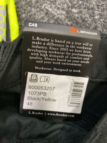 1443477-8 3 st Byxor L.Brador 1073PB, Strl 48