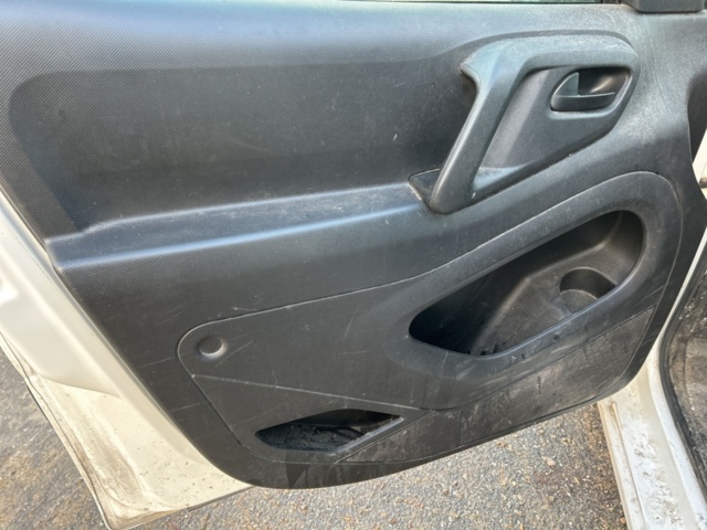 1423594-9 Peugeot Partner Van Utökad Last 1.6 BlueHDi Manuell, 99hk, 2016 (Reparationsobjekt)