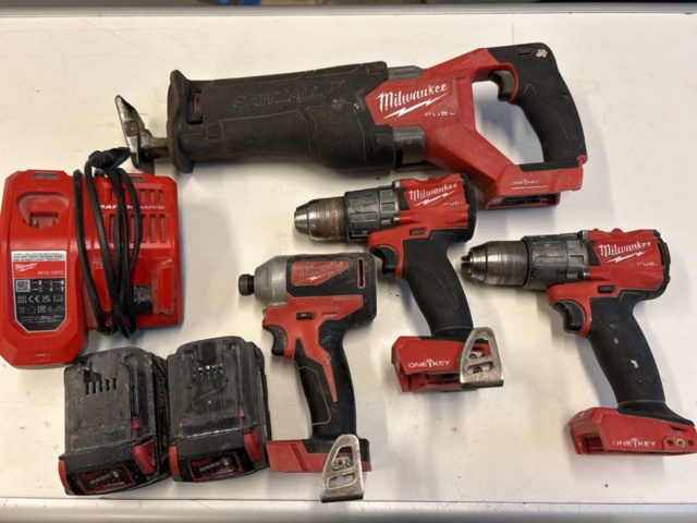 1423595-1 Verktygspaket - Milwaukee