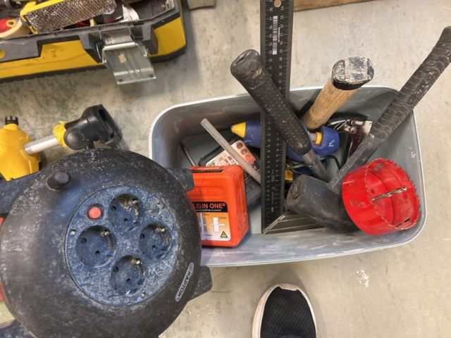 1423596-7 Verktygspaket - diverse handverktyg m.m.