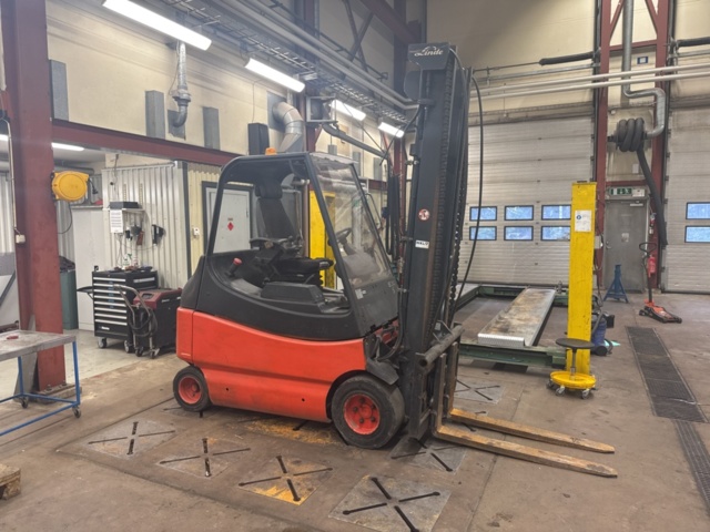 1321204-1 Forklift Linde E30/600-03 -2008