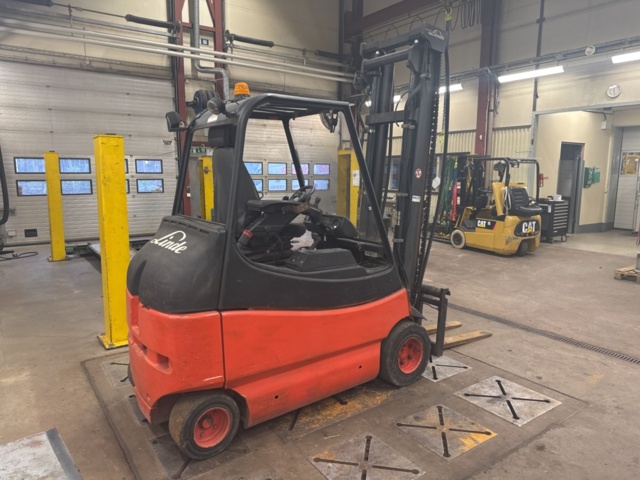 1321204-3 Forklift Linde E30/600-03 -2008