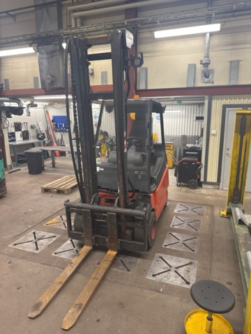 1321204-8 Forklift Linde E30/600-03 -2008