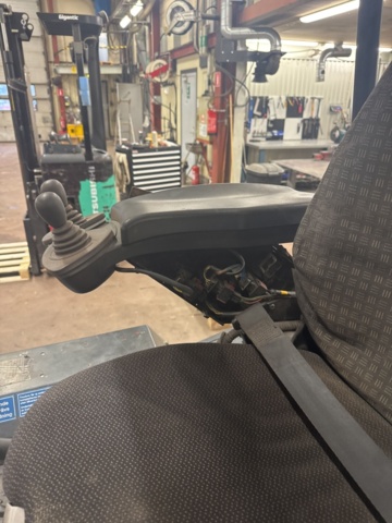 1321204-16 Forklift Linde E30/600-03 -2008