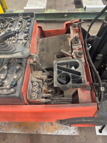 1321204-19 Forklift Linde E30/600-03 -2008