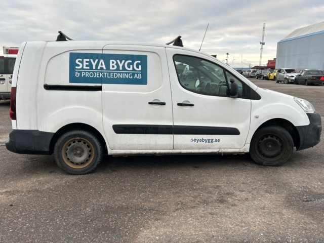 1423597-6 Peugeot Partner Van Utökad Last 1.6 BlueHDi Manuell, 99hk, 2016 (Reparationsobjekt)
