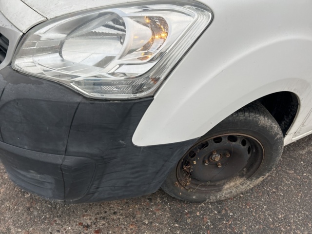 1423597-30 Peugeot Partner Van Utökad Last 1.6 BlueHDi Manuell, 99hk, 2016 (Reparationsobjekt)