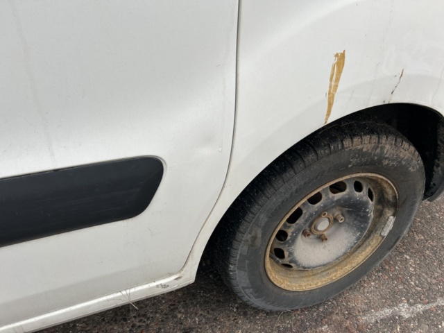 1423597-34 Peugeot Partner Van Utökad Last 1.6 BlueHDi Manuell, 99hk, 2016 (Reparationsobjekt)