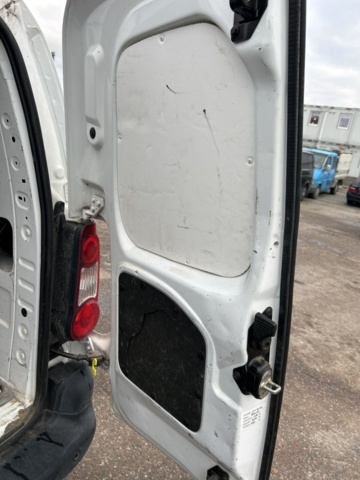 1423597-41 Peugeot Partner Van Utökad Last 1.6 BlueHDi Manuell, 99hk, 2016 (Reparationsobjekt)