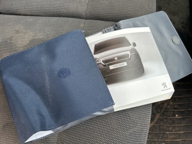 1423597-49 Peugeot Partner Van Utökad Last 1.6 BlueHDi Manuell, 99hk, 2016 (Reparationsobjekt)