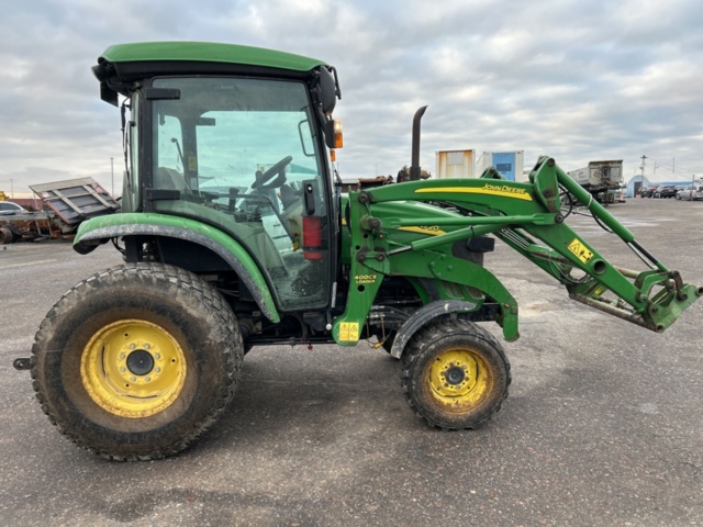 1423600-6 Kompakttraktor John Deere 4720 med frontlastare -2013