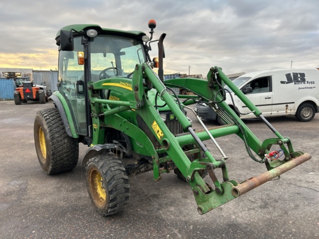 1423600-7 Kompakttraktor John Deere 4720 med frontlastare -2013
