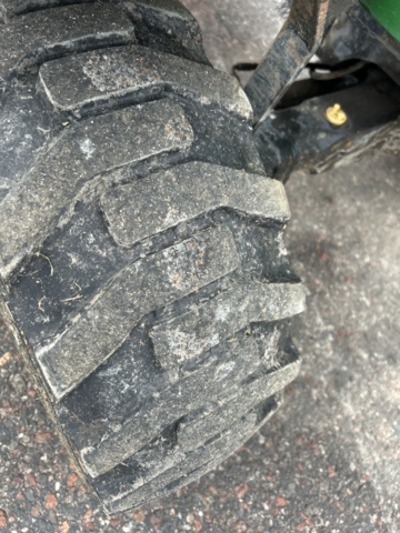 1423600-28 Kompakttraktor John Deere 4720 med frontlastare -2013