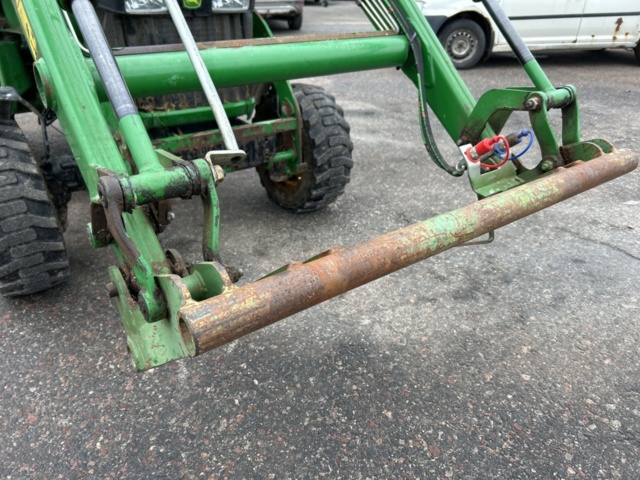 1423600-41 Kompakttraktor John Deere 4720 med frontlastare -2013