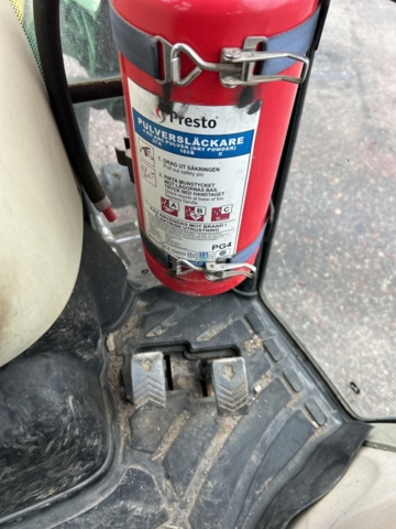 1423600-15 Kompakttraktor John Deere 4720 med frontlastare -2013