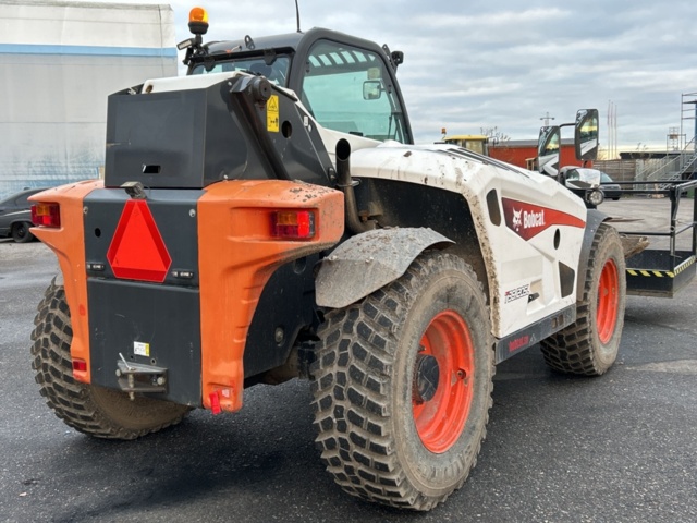 1423601-5 Teleskoplastare Bobcat T36.120SLB med många tillbehör
