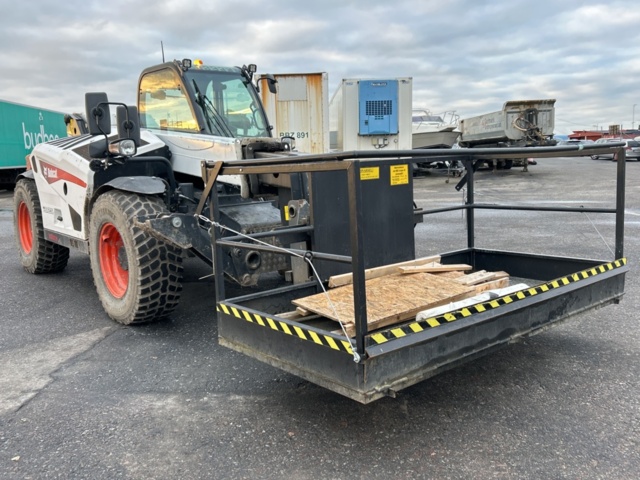 1423601-7 Teleskoplastare Bobcat T36.120SLB med många tillbehör