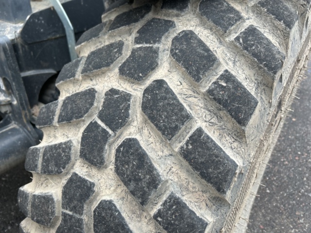 1423601-23 Teleskoplastare Bobcat T36.120SLB med många tillbehör