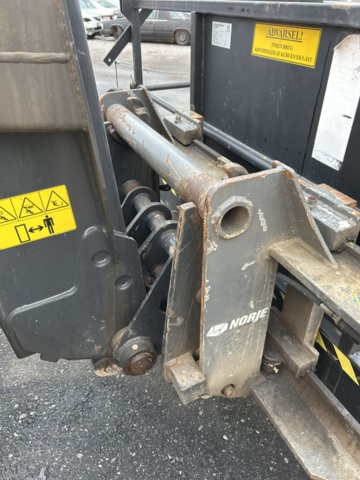 1423601-70 Teleskoplastare Bobcat T36.120SLB med många tillbehör