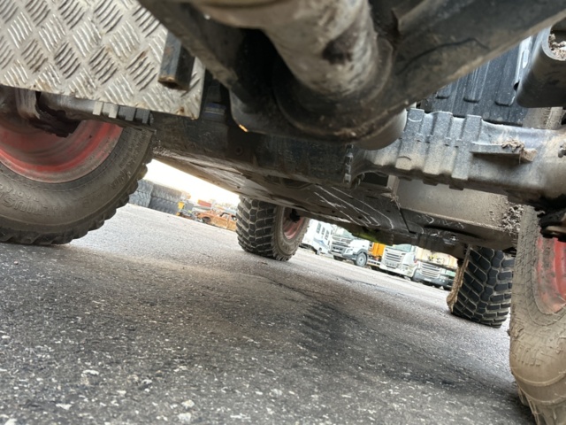 1423601-64 Teleskoplastare Bobcat T36.120SLB med många tillbehör