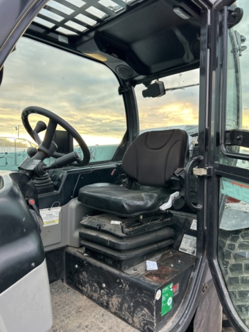 1423601-10 Teleskoplastare Bobcat T36.120SLB med många tillbehör