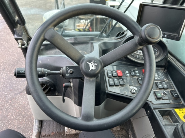 1423601-12 Teleskoplastare Bobcat T36.120SLB med många tillbehör