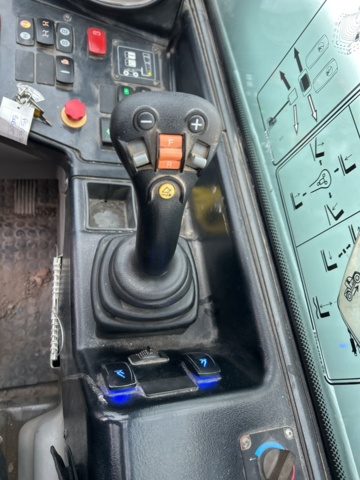 1423601-17 Teleskoplastare Bobcat T36.120SLB med många tillbehör